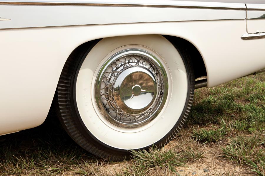  Studebaker President Speedster White & Grey 1955 года  (фото 8 из 20)